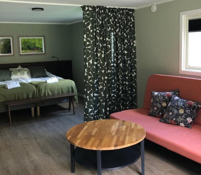 Soederasens Skafferi - Logi Hostel Ljungbyhed ภายนอก รูปภาพ