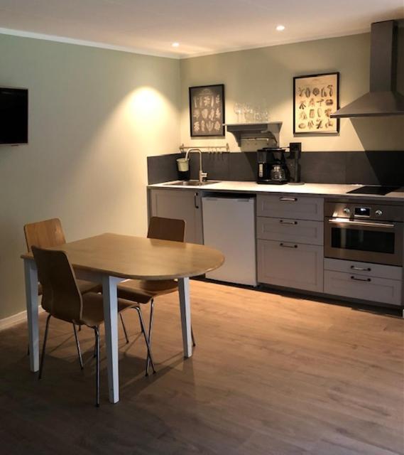 Soederasens Skafferi - Logi Hostel Ljungbyhed ภายนอก รูปภาพ